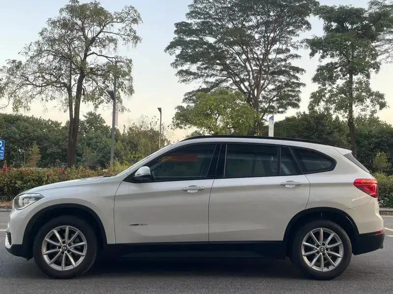 BMW X1 2018 sDrive18Li Fashion Edition — миниатюра 4