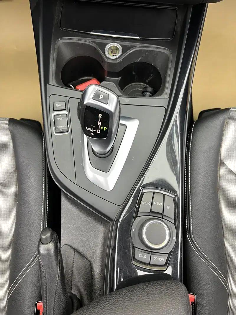 BMW 1 Series (Imported) 2013 Facelift 116i Urban Edition — миниатюра 12