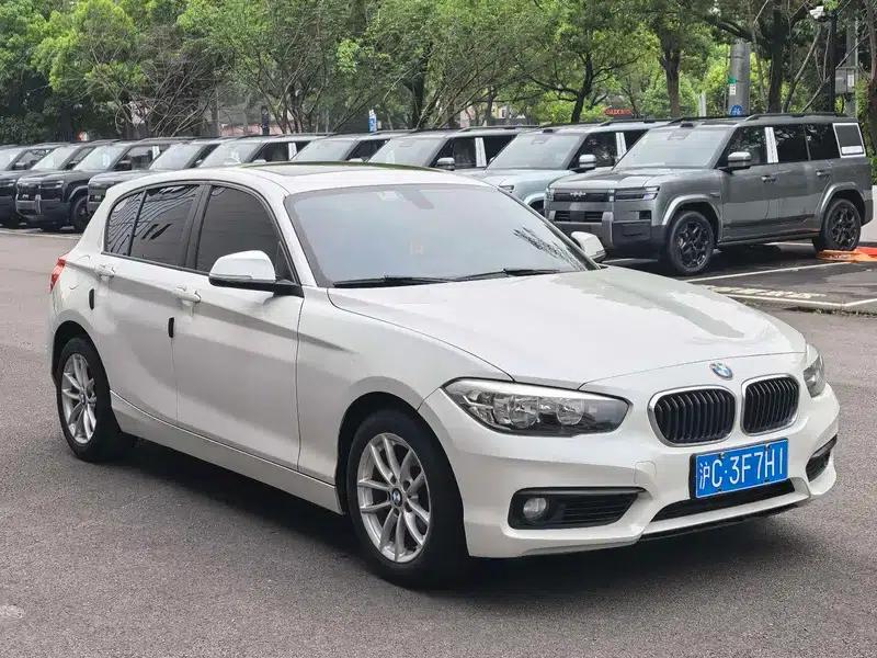 BMW 1 Series (Imported) 2016 118i Leading Edition — миниатюра 3