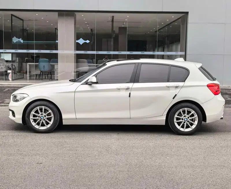 BMW 1 Series (Imported) 2016 118i Leading Edition — миниатюра 4