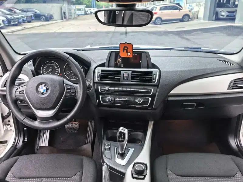 BMW 1 Series (Imported) 2016 118i Leading Edition — миниатюра 8