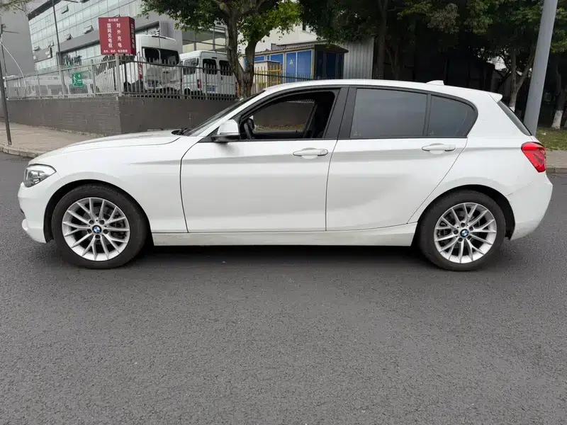 BMW 1 Series (Imported) 2016 120i Leading Edition — миниатюра 4