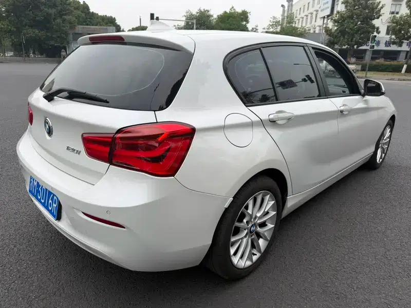BMW 1 Series (Imported) 2016 120i Leading Edition — миниатюра 7