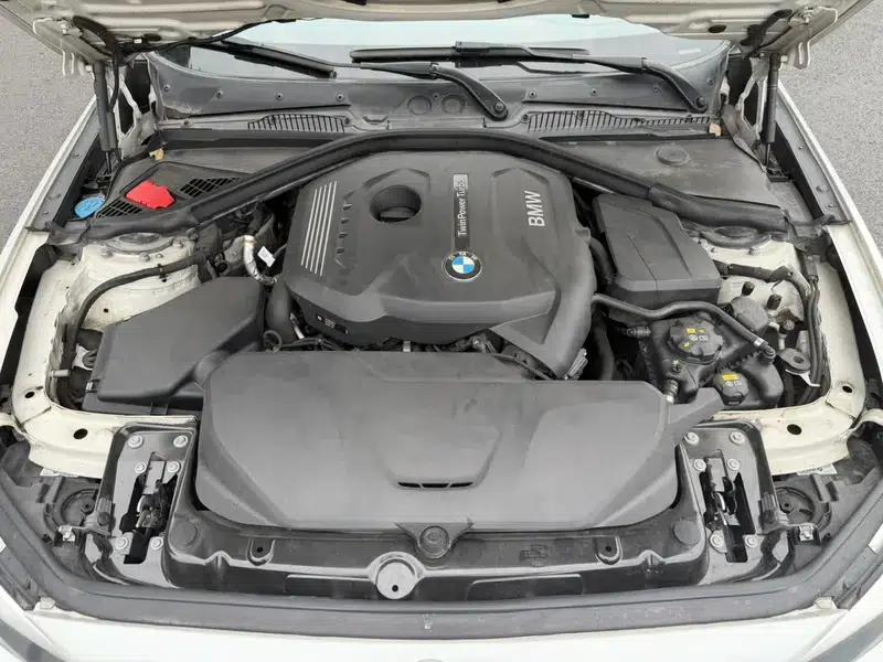 BMW 1 Series (Imported) 2016 120i Leading Edition — миниатюра 8