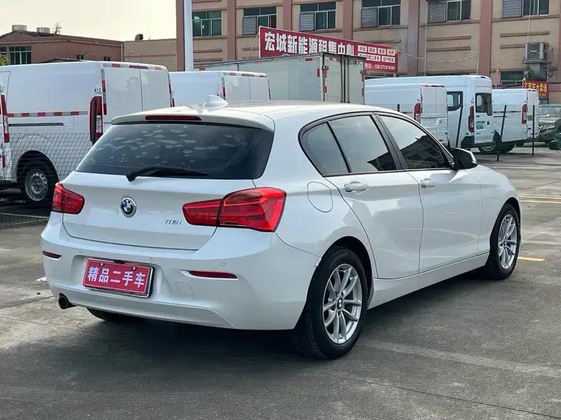 BMW 1 Series (Imported) 2016 118i Leading Edition — миниатюра 6
