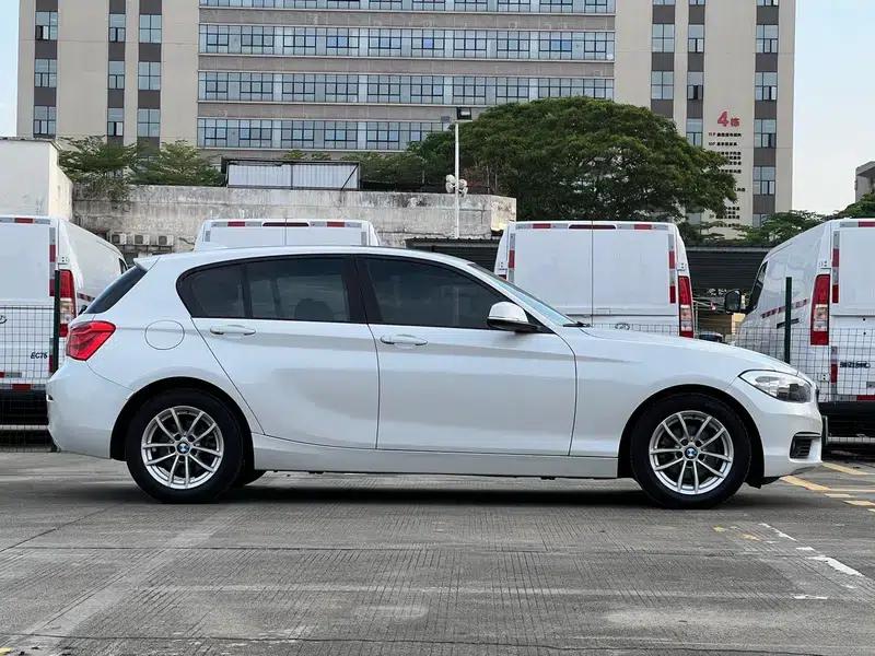 BMW 1 Series (Imported) 2016 118i Leading Edition — миниатюра 7