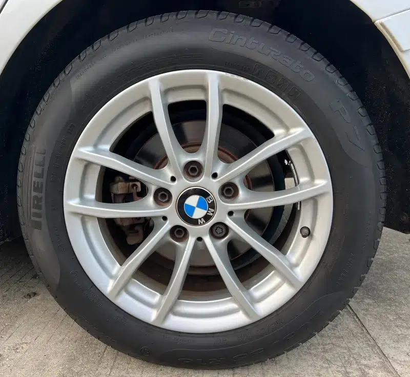 BMW 1 Series (Imported) 2016 118i Leading Edition — миниатюра 8