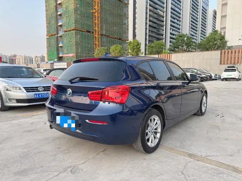 BMW 1 Series (Imported) 2018 118i Leading Edition — миниатюра 6
