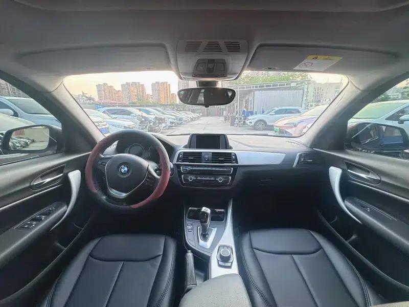 BMW 1 Series (Imported) 2018 118i Leading Edition — миниатюра 8