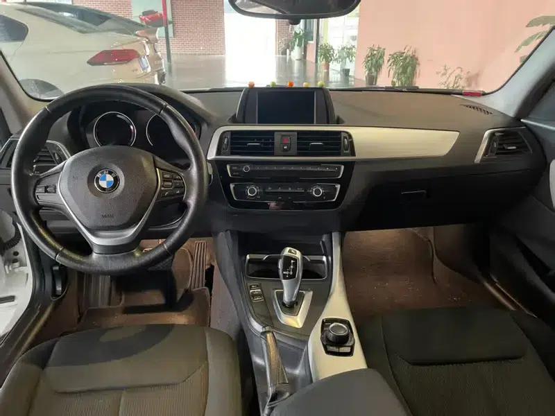 BMW 1 Series (Imported) 2018 118i Leading Edition — миниатюра 7