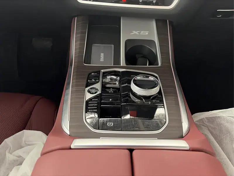 BMW X5 2025 xDrive40Li M Sport Shadow Edition — миниатюра 12