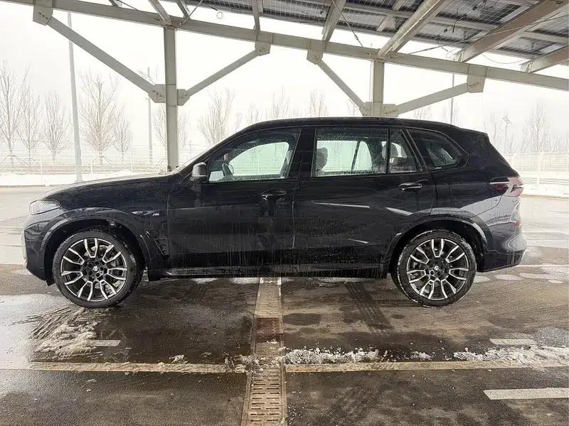 BMW X5 2025 xDrive40Li M Sport Shadow Edition — миниатюра 3