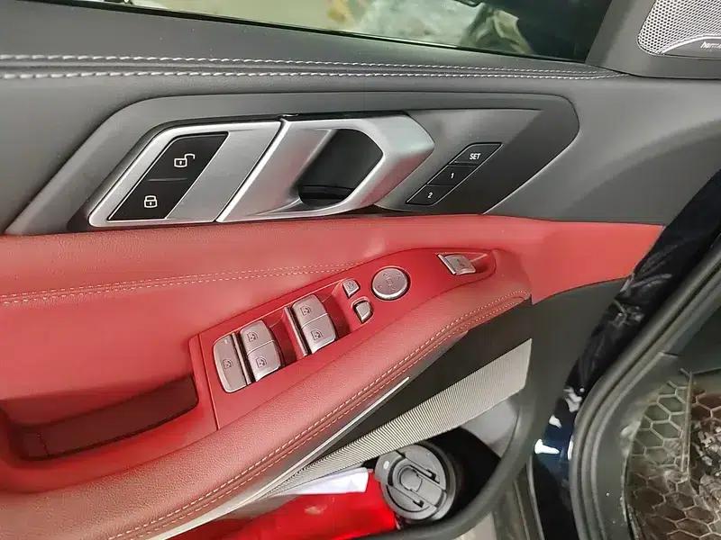 BMW X5 2023 xDrive30Li M Sport Shadow Edition — миниатюра 15