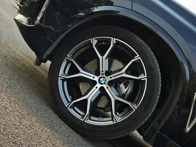 BMW X5 2022 xDrive 40Li M Sport Package — миниатюра 8
