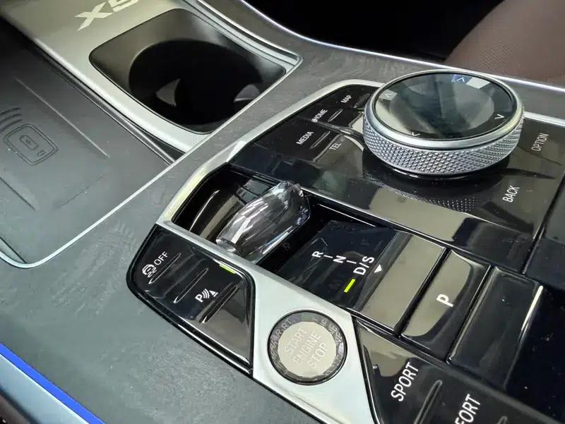 BMW X5 2025 xDrive30Li M Sport Shadow Edition — миниатюра 12