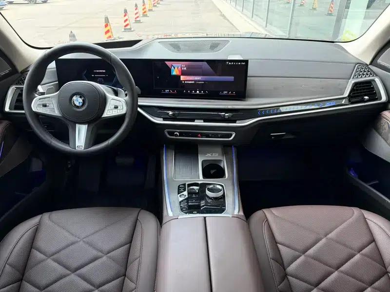 BMW X5 2025 xDrive30Li M Sport Shadow Edition — миниатюра 9