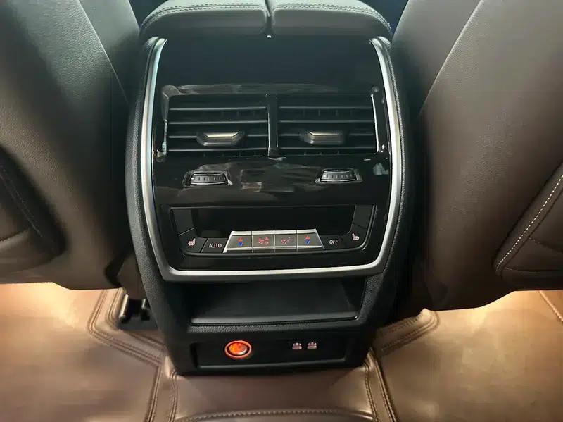 BMW X5 2022 xDrive 40Li Luxury M Sport Package — миниатюра 12