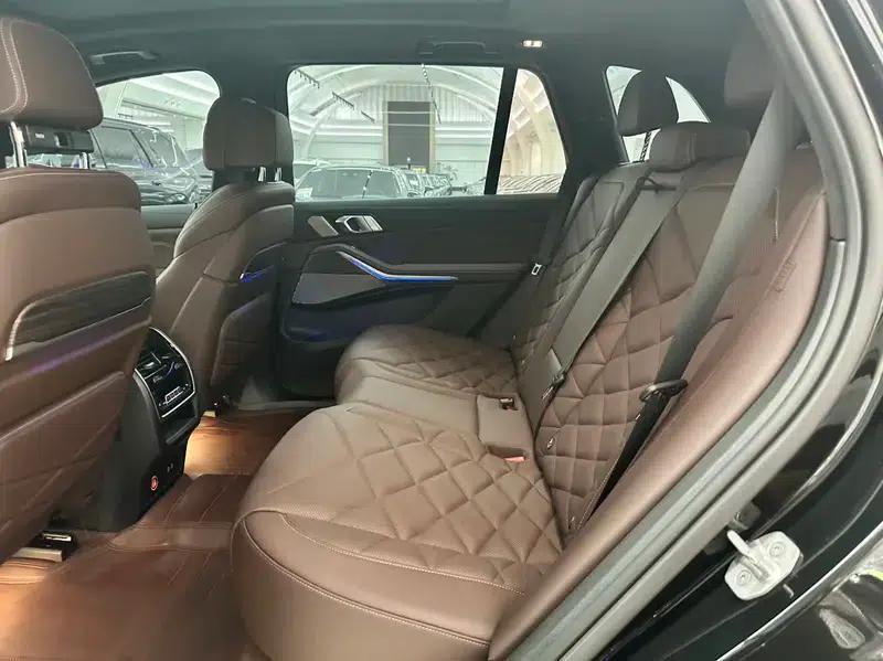 BMW X5 2022 xDrive 40Li Luxury M Sport Package — миниатюра 23