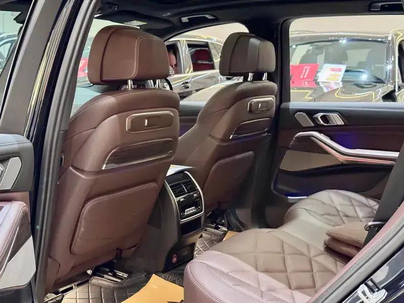 BMW X5 2023 xDrive40Li M Sport Shadow Edition — миниатюра 10