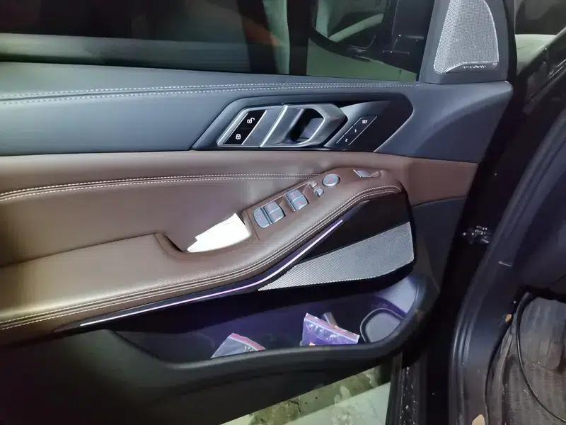 BMW X5 2023 xDrive40Li M Sport Shadow Edition — миниатюра 14