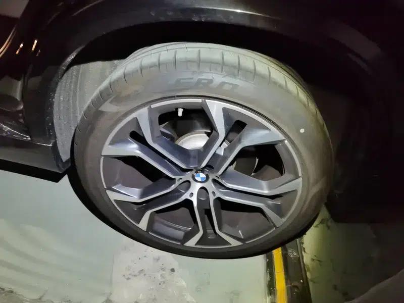 BMW X5 2023 xDrive40Li M Sport Shadow Edition — миниатюра 18