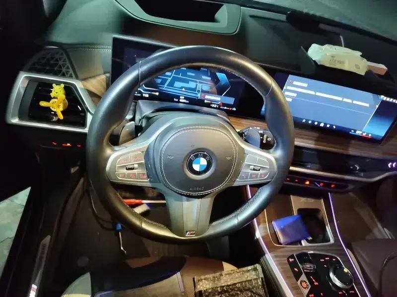 BMW X5 2023 xDrive40Li M Sport Shadow Edition — миниатюра 9