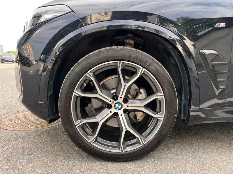 BMW X5 2025 xDrive30Li M Sport Shadow Edition — миниатюра 10