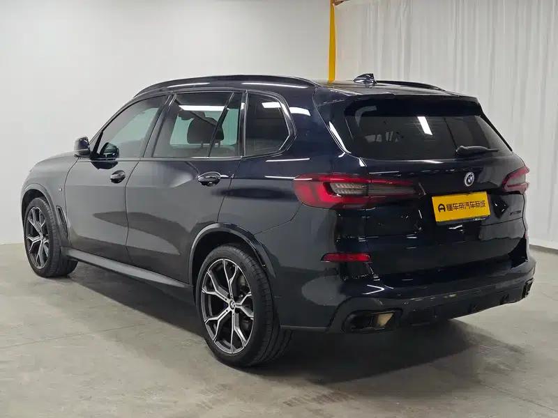 BMW X5 2022 xDrive 40Li M Sport Package — миниатюра 5
