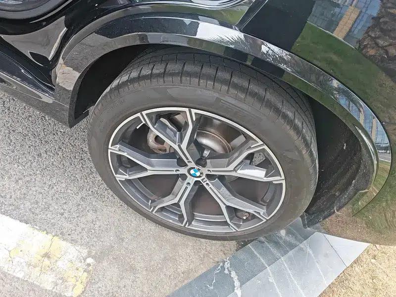 BMW X5 2023 xDrive30Li M Sport Shadow Edition — миниатюра 20