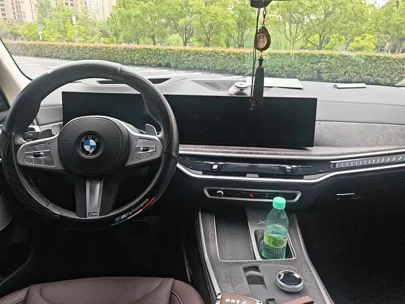 BMW X5 2023 xDrive30Li M Sport Shadow Edition — миниатюра 10
