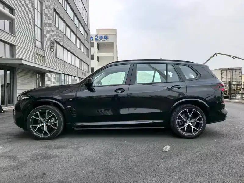 BMW X5 2023 xDrive30Li M Sport Shadow Edition — миниатюра 3