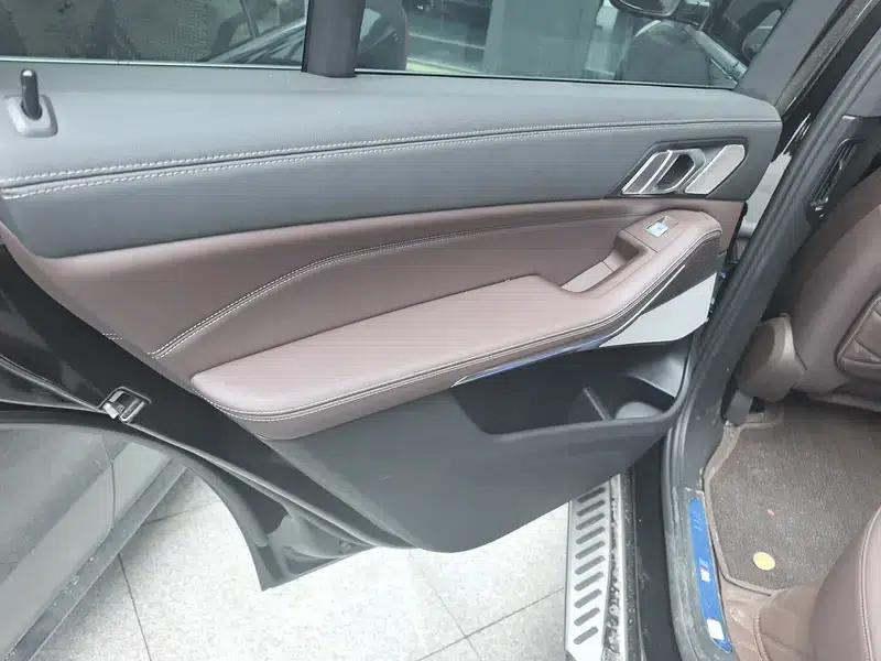BMW X5 2022 xDrive 40Li M Sport Package — миниатюра 17