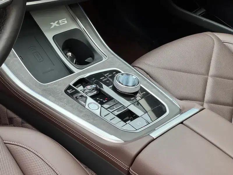 BMW X5 2025 xDrive30Li M Sport Shadow Edition — миниатюра 11