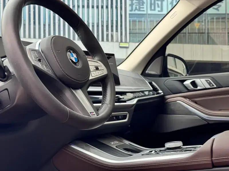 BMW X5 2025 xDrive30Li M Sport Shadow Edition — миниатюра 12