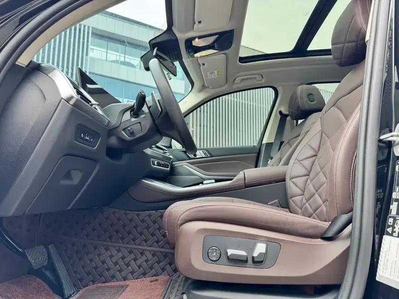 BMW X5 2025 xDrive30Li M Sport Shadow Edition — миниатюра 14