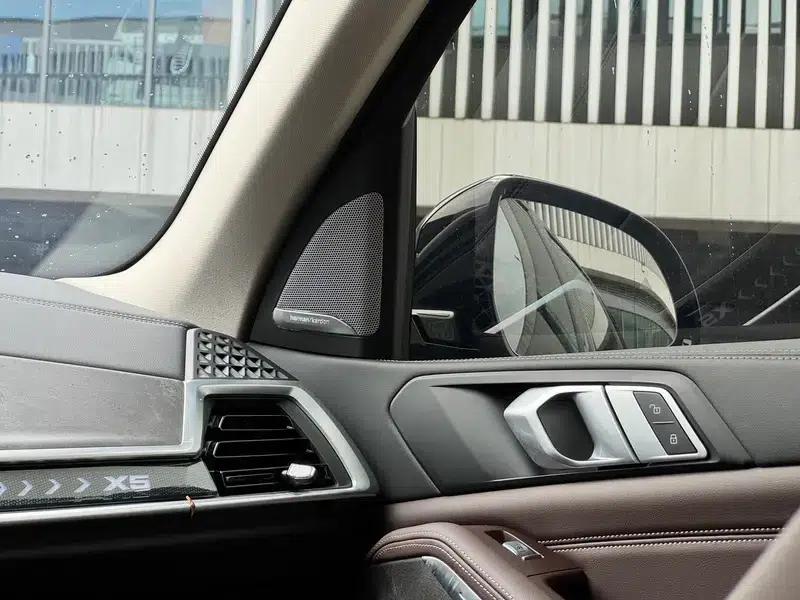 BMW X5 2025 xDrive30Li M Sport Shadow Edition — миниатюра 6