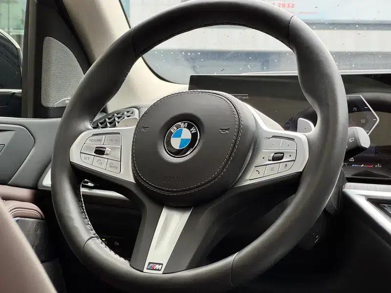 BMW X5 2025 xDrive30Li M Sport Shadow Edition — миниатюра 10