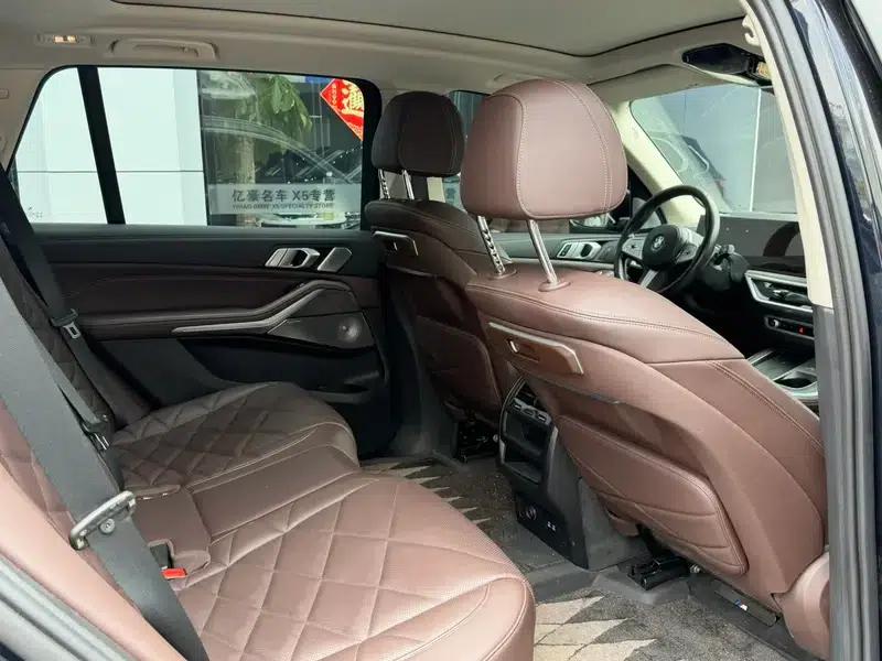 BMW X5 2023 xDrive30Li M Sport Package — миниатюра 12