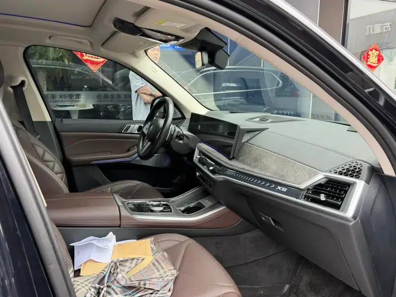 BMW X5 2023 xDrive30Li M Sport Package — миниатюра 9