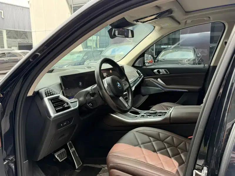 BMW X5 2023 xDrive30Li M Sport Package — миниатюра 10