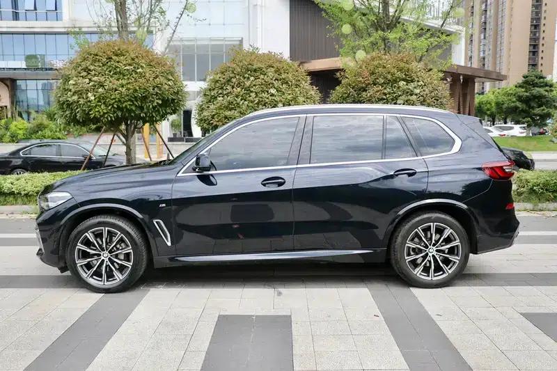 BMW X5 2022 xDrive 30Li M Sport Package — миниатюра 4