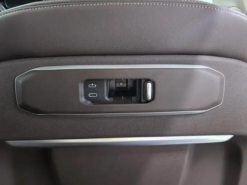 BMW X5 2023 xDrive30Li M Sport Shadow Edition — миниатюра 13