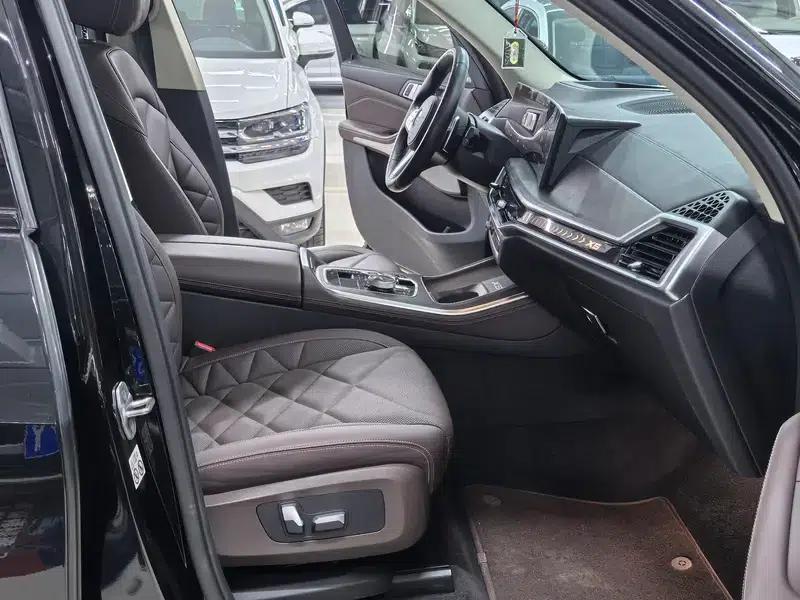 BMW X5 2023 xDrive30Li M Sport Shadow Edition — миниатюра 8