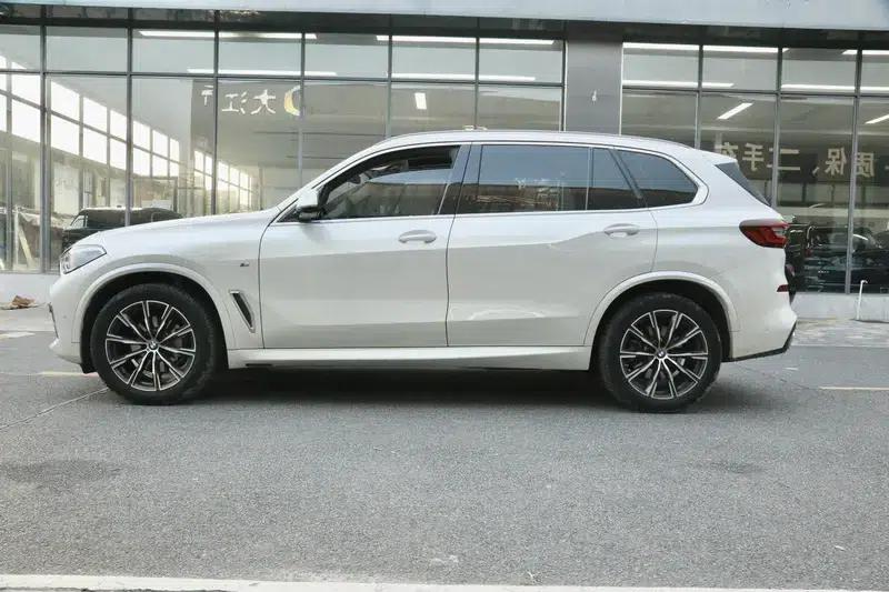 BMW X5 2022 xDrive 30Li M Sport Package — миниатюра 4