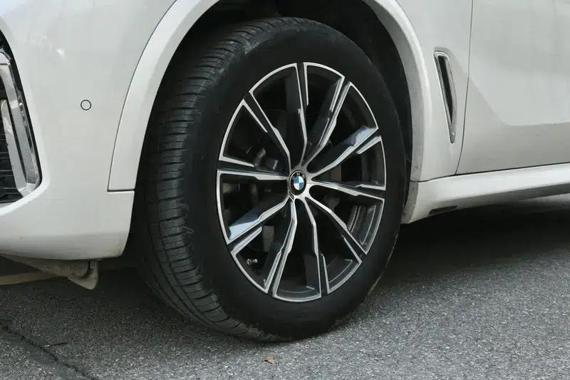 BMW X5 2022 xDrive 30Li M Sport Package — миниатюра 10