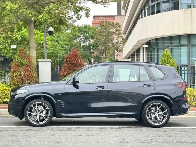 BMW X5 2025 xDrive30Li M Sport Shadow Edition — миниатюра 4
