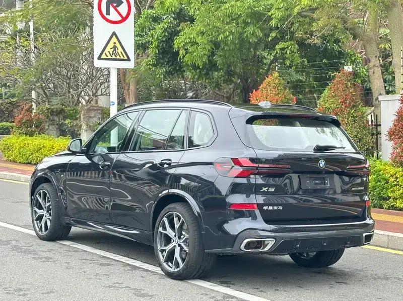 BMW X5 2025 xDrive30Li M Sport Shadow Edition — миниатюра 5