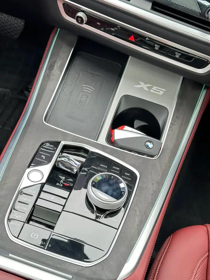 BMW X5 2025 xDrive30Li M Sport Shadow Edition — миниатюра 8