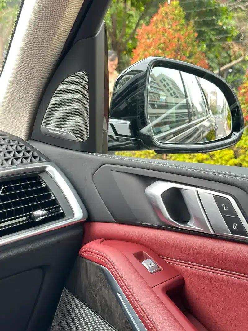 BMW X5 2025 xDrive30Li M Sport Shadow Edition — миниатюра 10