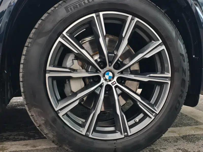 BMW X5 2023 xDrive30Li M Sport Package — миниатюра 4